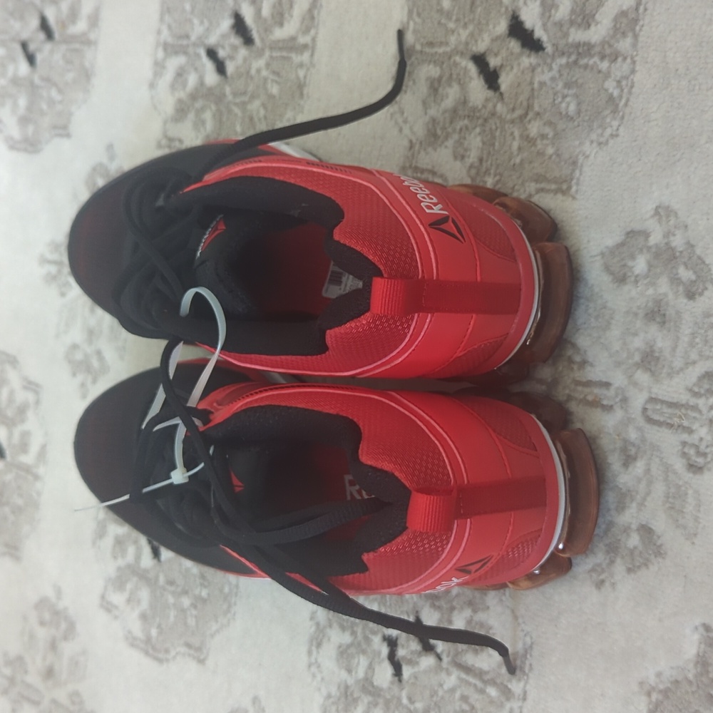 Size 10 : Mens Reebok Runners - Picture 7 of 13